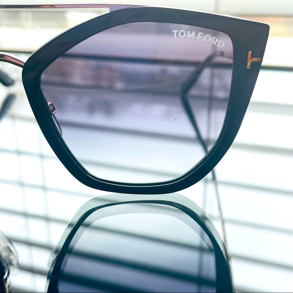 New Tom Ford Sunglasses - Picture 8 of 12